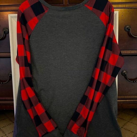 Mama Bear gray long sleeved T-shirt with red and black checked sleeves L - Picture 6 of 10
